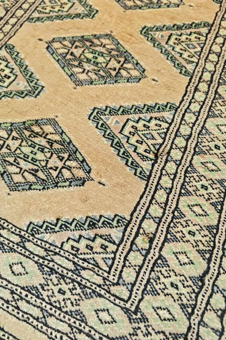 Sand Cream Zigzag Jaldar