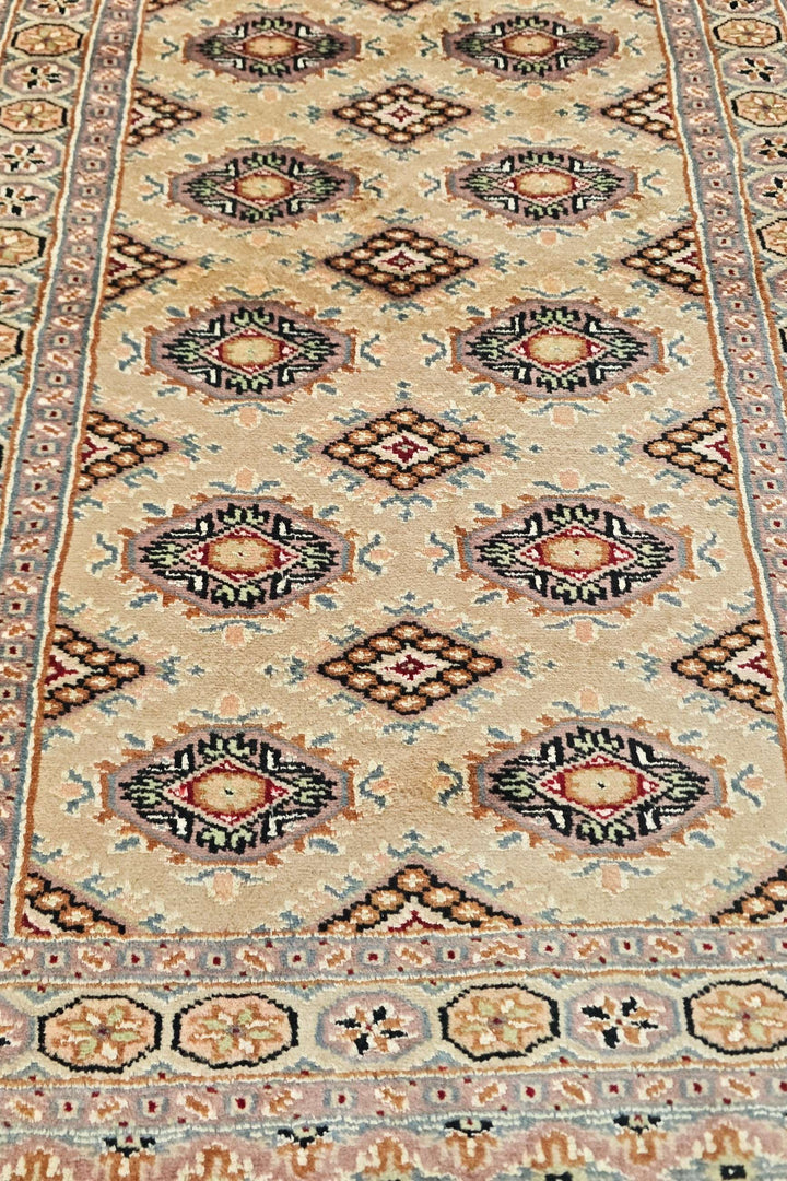 Antique Cream Gul Bokhara