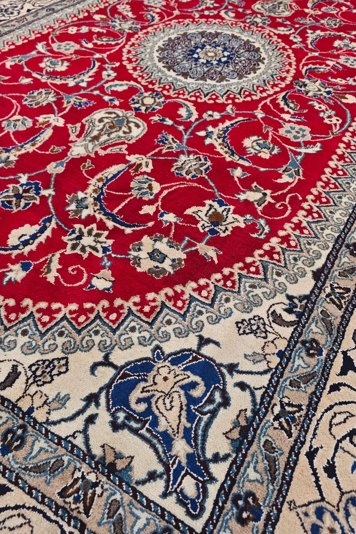 Bright Red Oval Nain