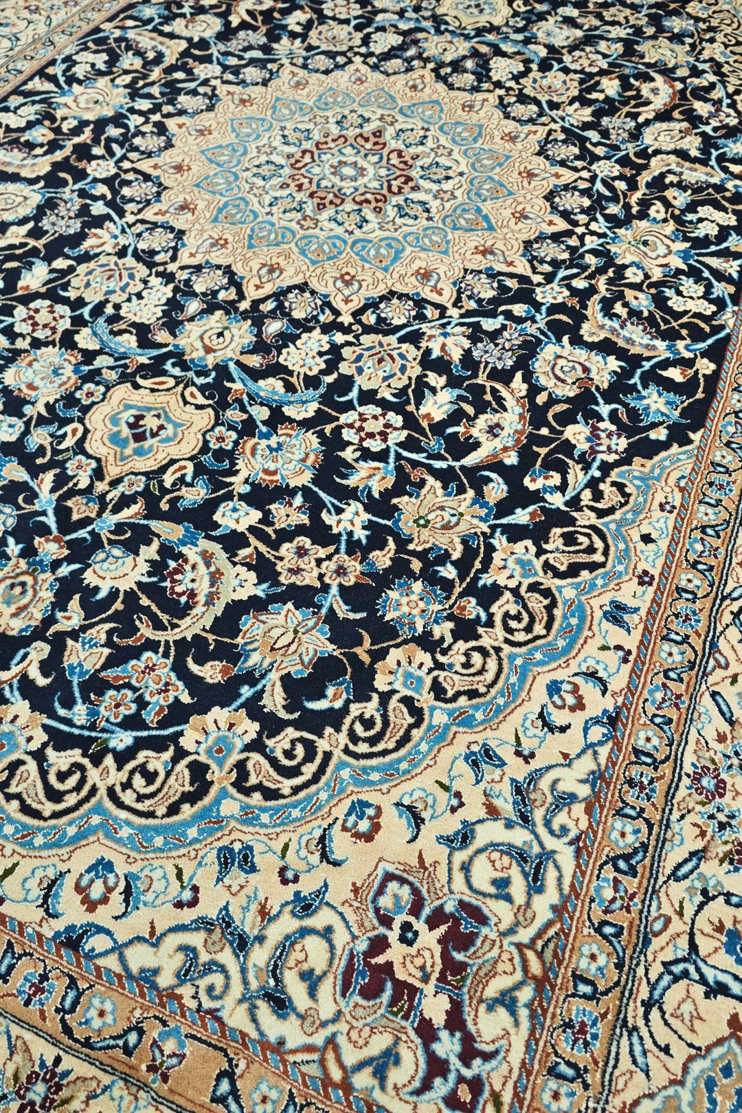Indigo Oval Nain