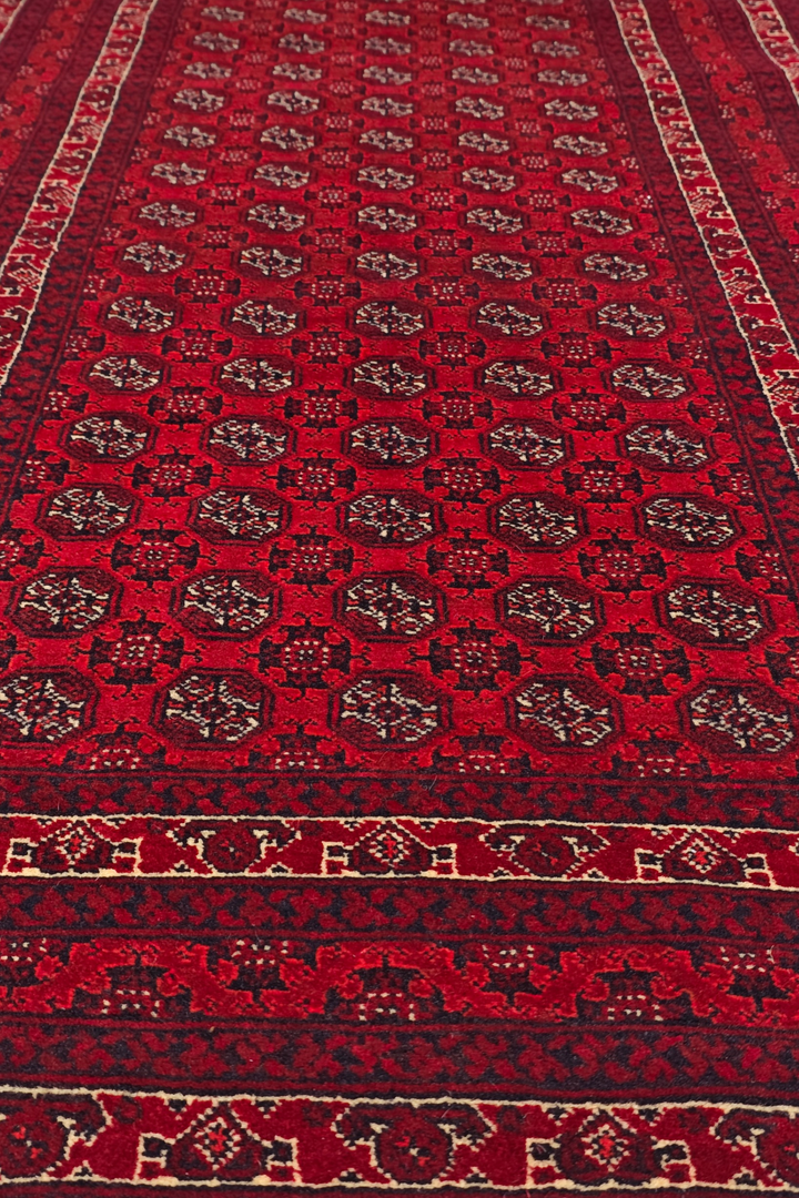 Deep Red Turkmen Gül Khan Muhammadi Rug, Hand-Knotted Wool