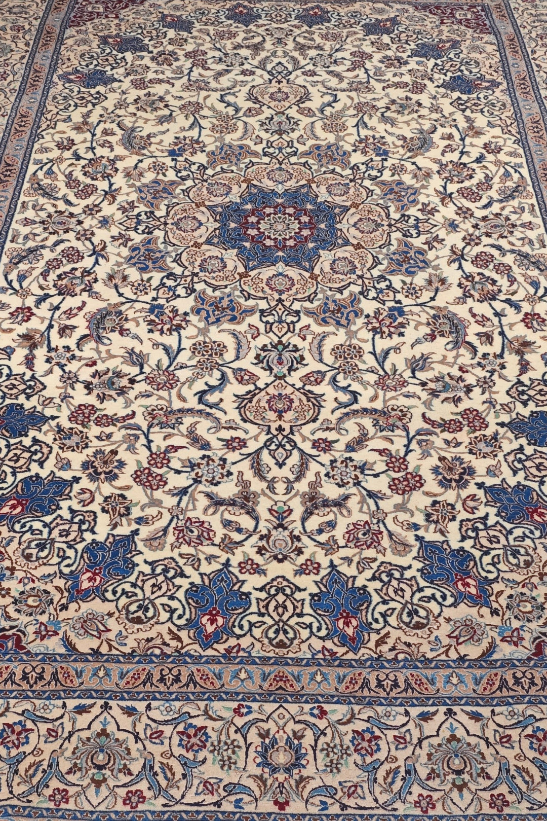 Ivory and Blue Star Medallion Nain, Hand-Knotted Wool Rug
