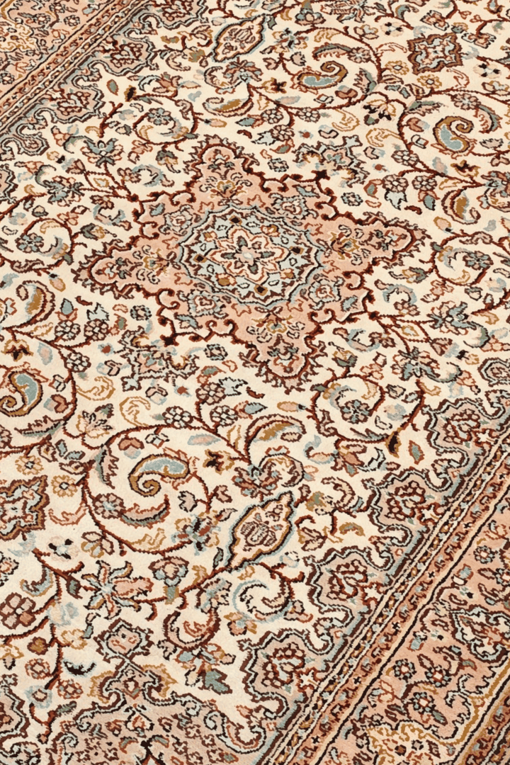 Ivory Vine Medallion