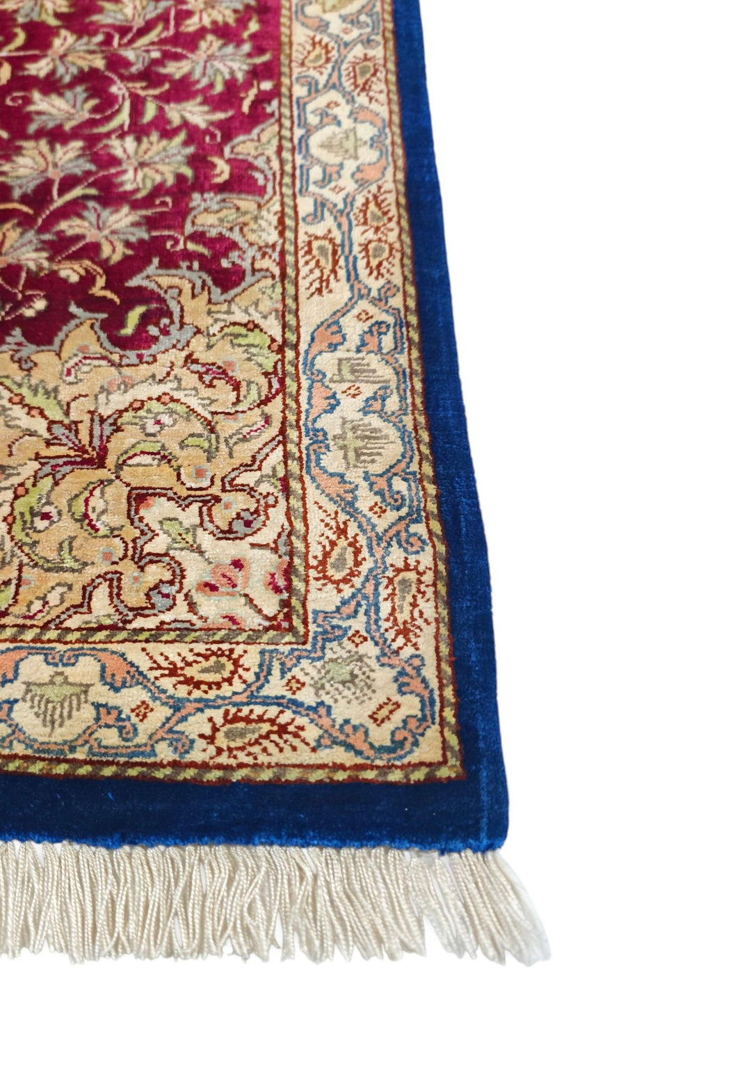 Burgundy Medallion Qum