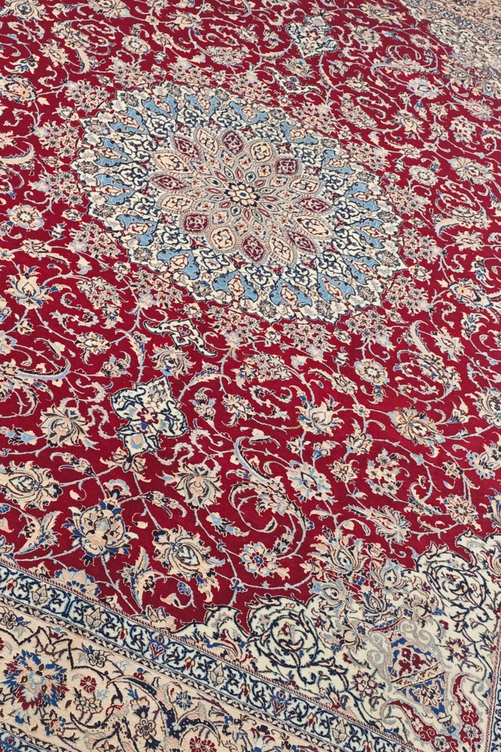 Red and Cream Medallion Nain Shesh La, Hand-Knotted Wool Rug