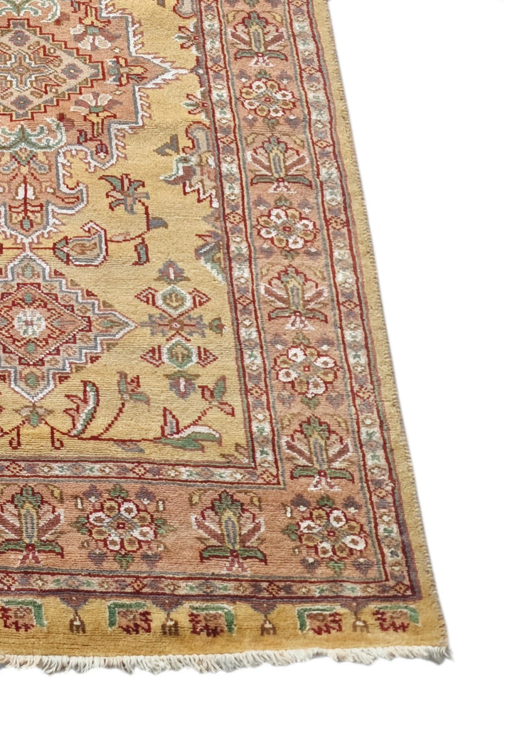 Wheat Gold and Rose Jaldar Alternating Medallion, Hand-Knotted Wool and Silk Rug