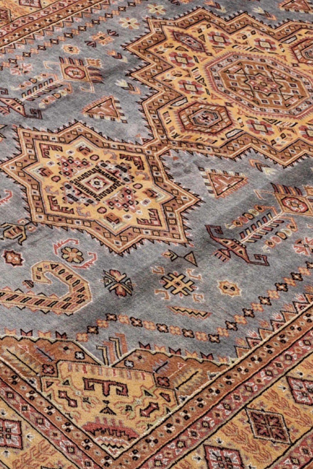 Grey &amp; Gold Tribal Medallion Jaldar Rug, Hand-Knotted Pakistani Wool &amp; Silk