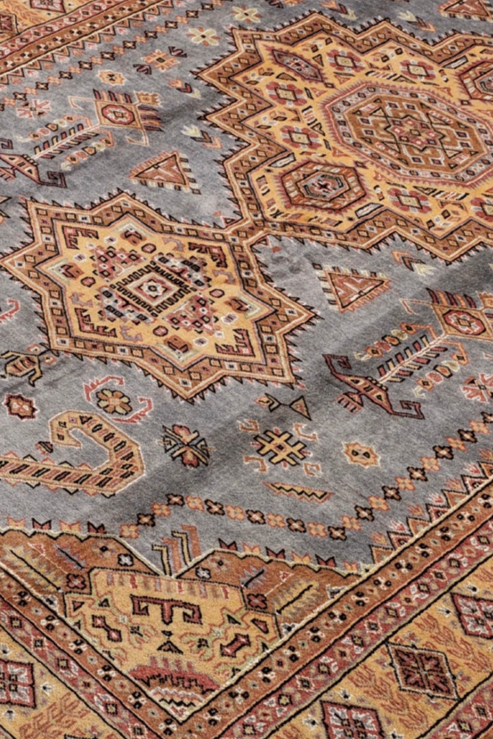 Grey &amp; Gold Tribal Medallion Jaldar Rug, Hand-Knotted Pakistani Wool &amp; Silk