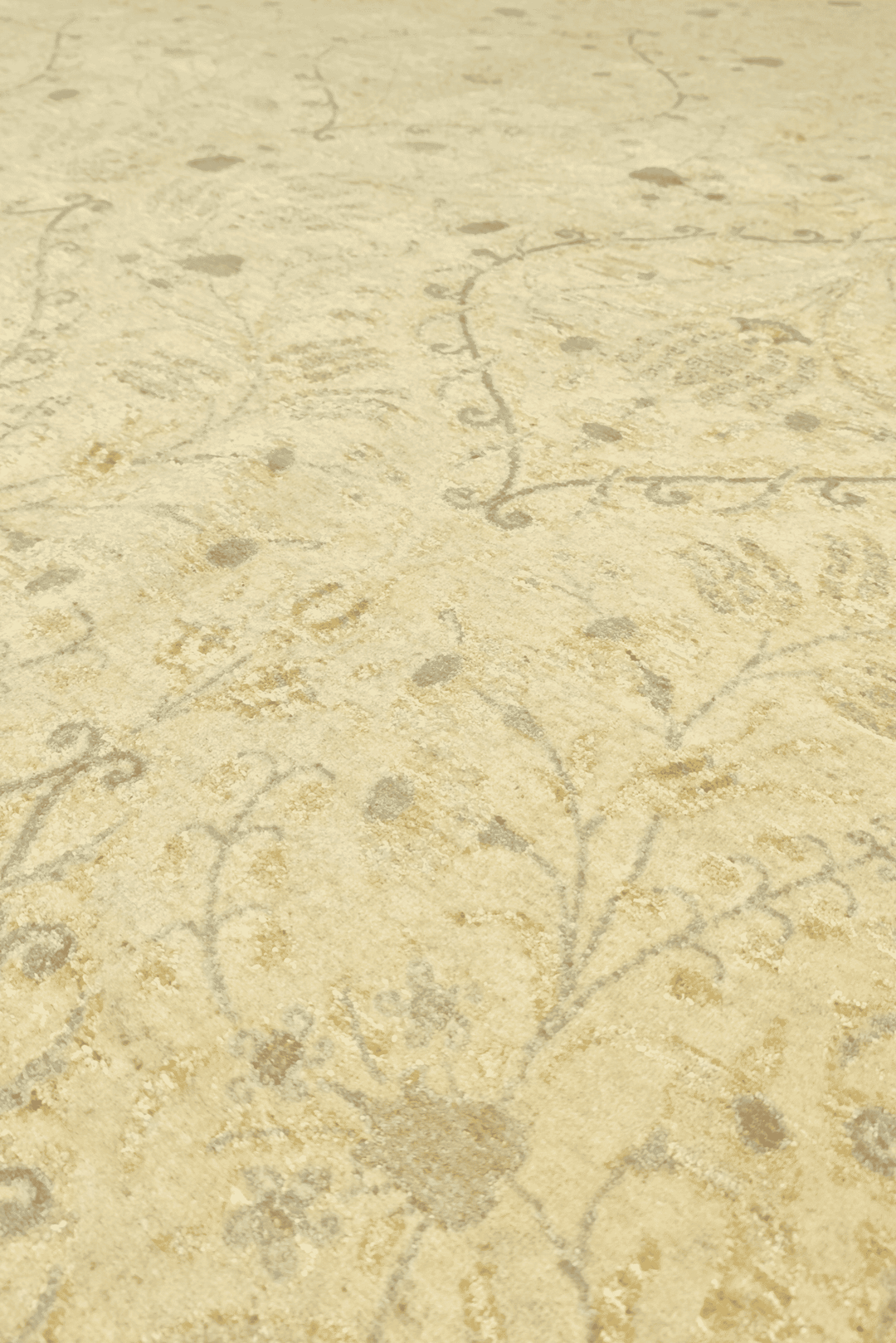 Antique Cream Floral Ghazni