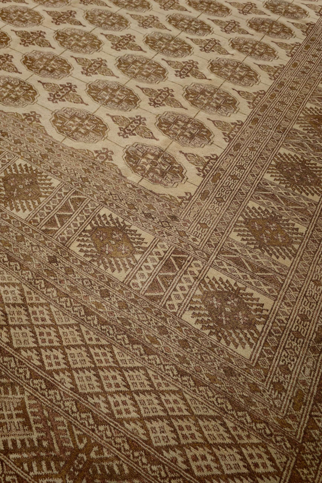 Beige Gül Bokhara