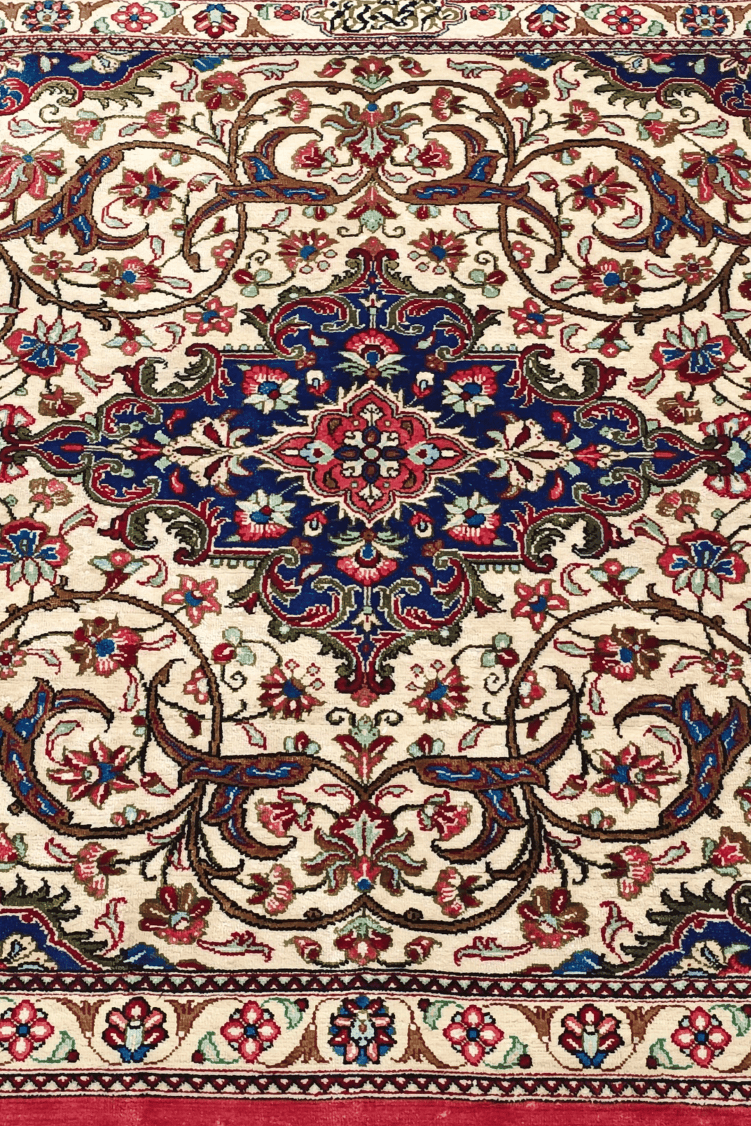 Ivory Vinescroll Qum