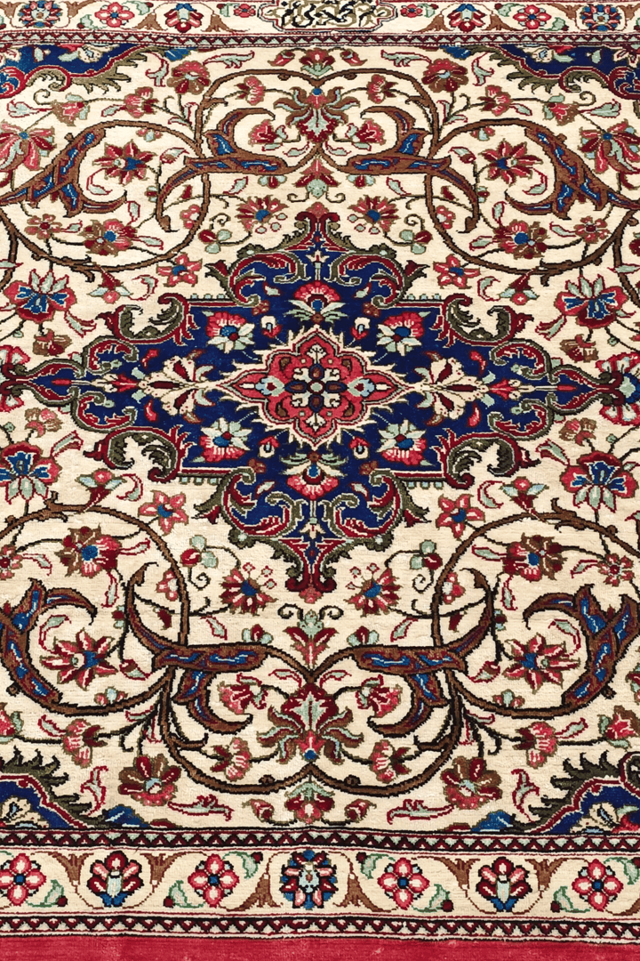 Ivory Vinescroll Qum