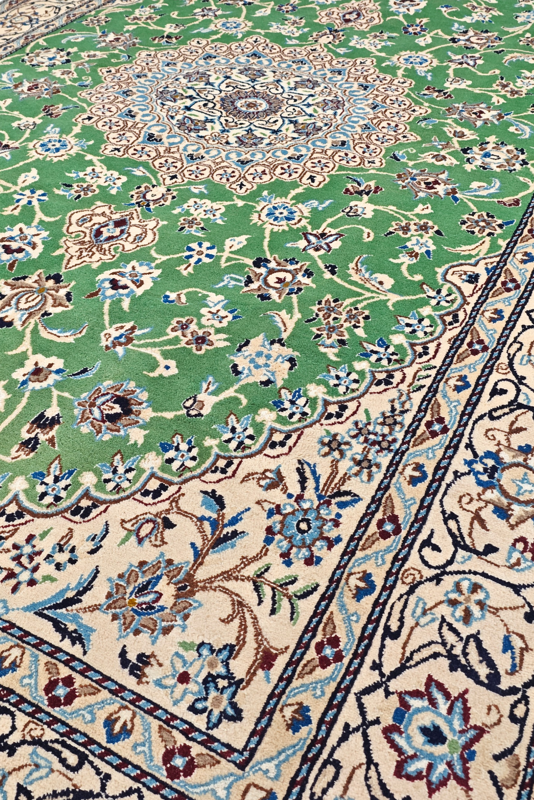Pistachio-Green Medallion Persian Nain, Hand-Knotted Wool Rug