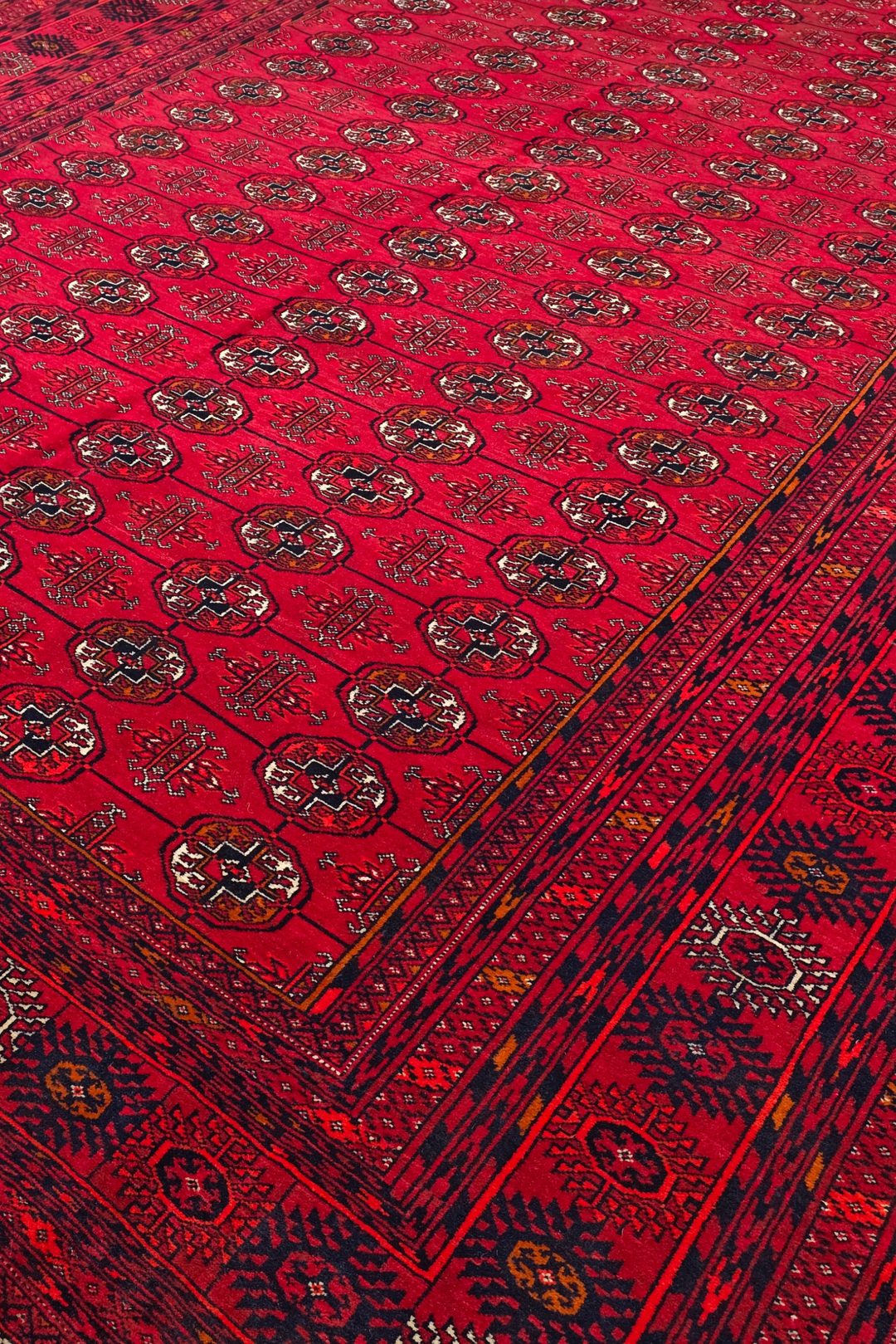 Ruby Red Turkmen Gül Khal Mohammadi Rug, Hand-Knotted Wool