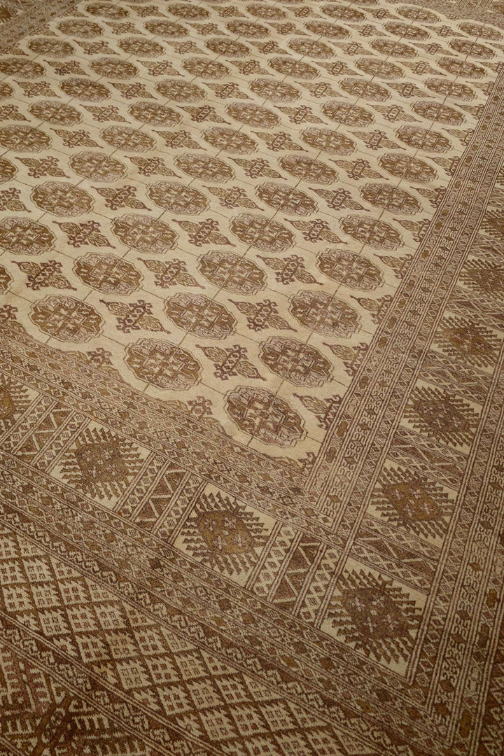 Beige Gül Bokhara