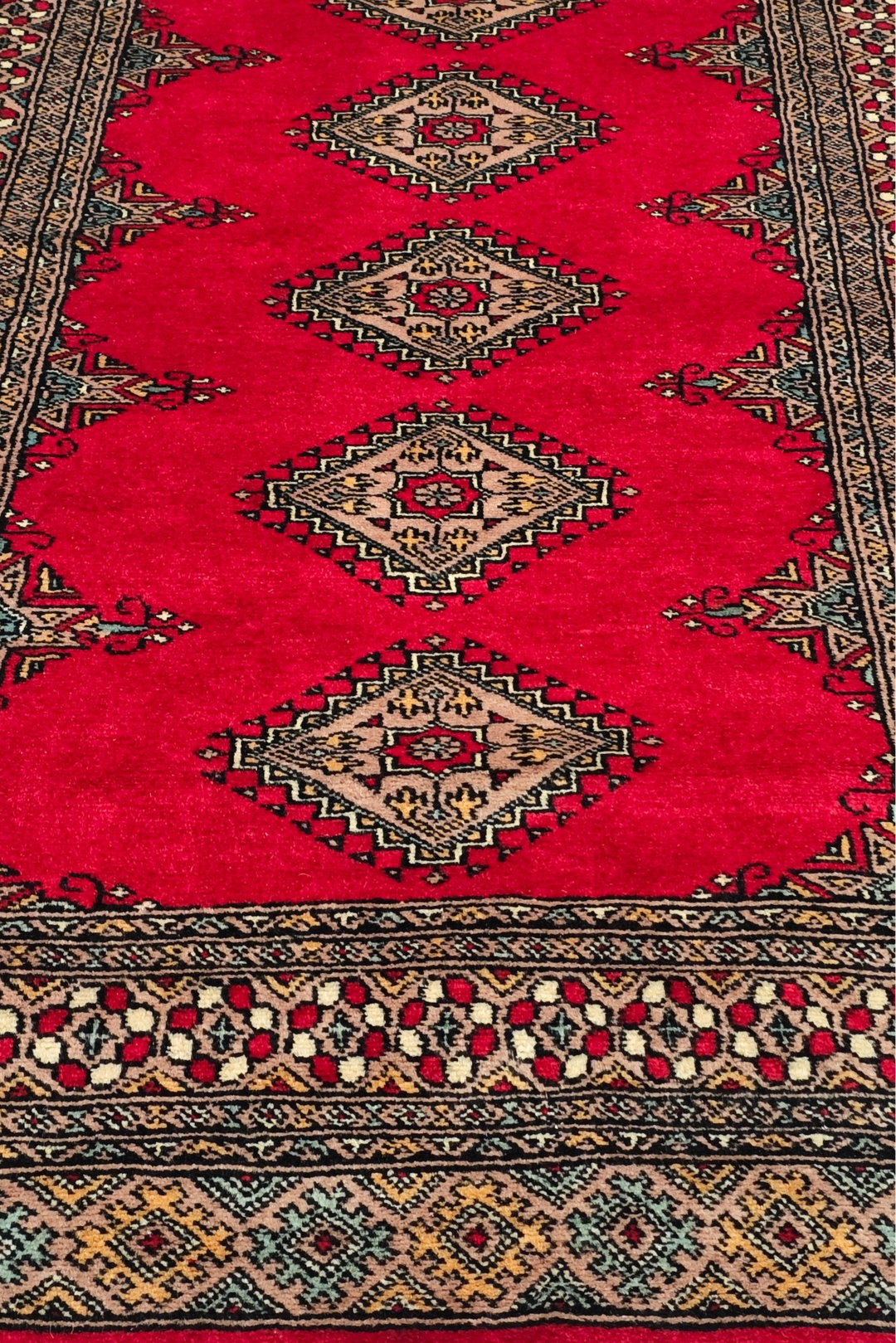 Crimson Five Gül Jaldar