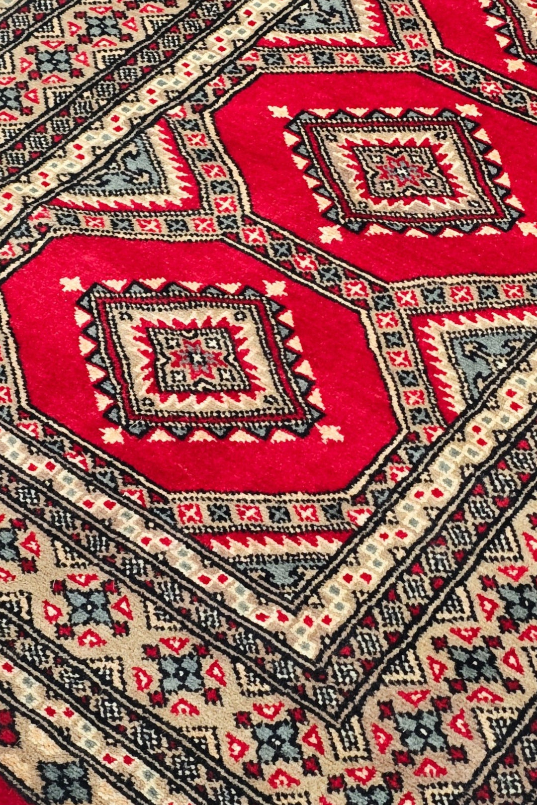 Beige Octagon Jaldar