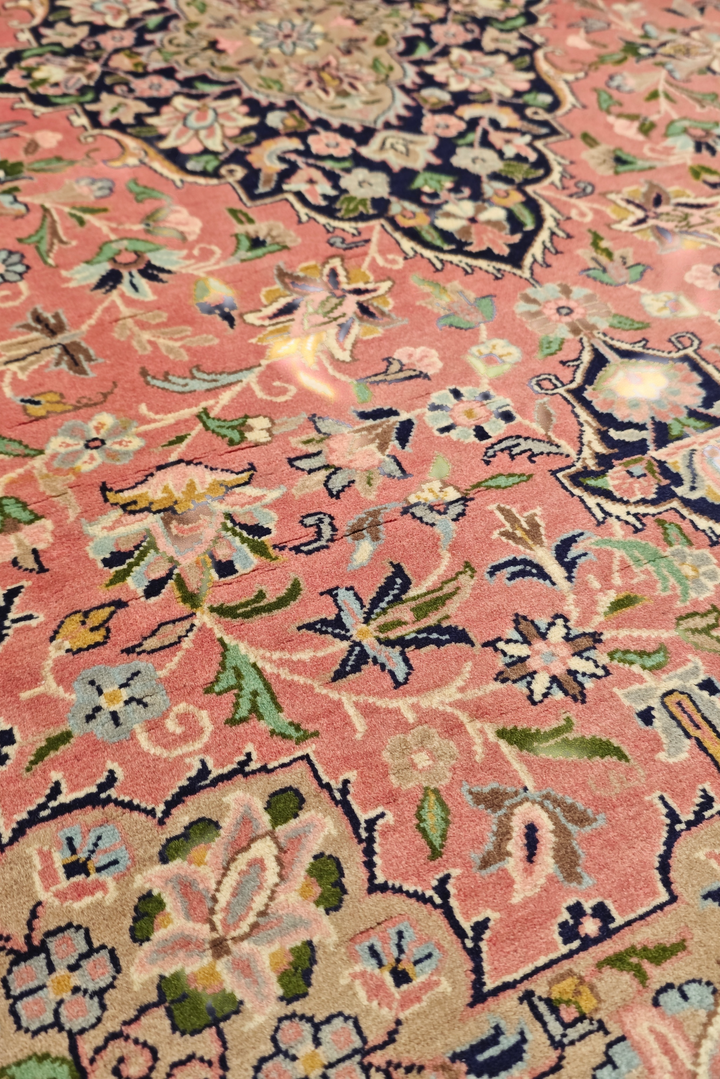 Rose Tabriz Medallion, Hand-Knotted Pakistani Wool Rug