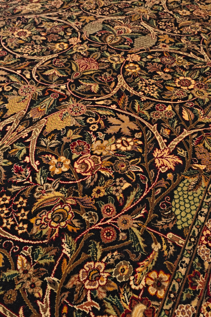 Raven Garden Floral, Hand-Knotted Pakistani Wool Rug