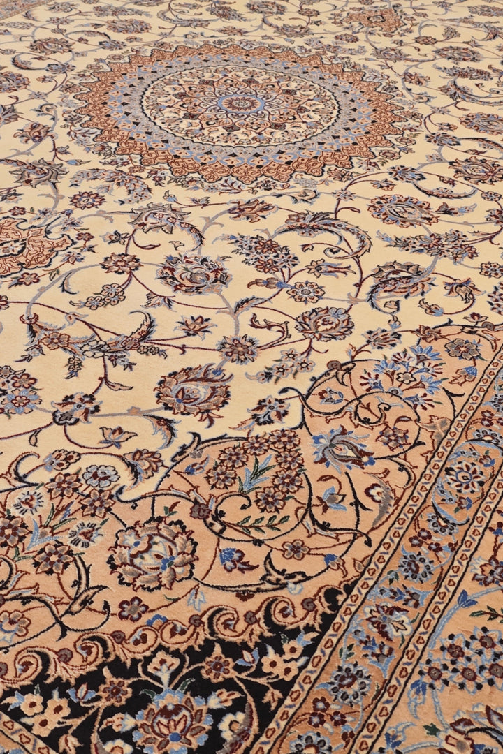 Persian Nain Hand-Knotted Ivory Medallion Rug — 175×255 cm