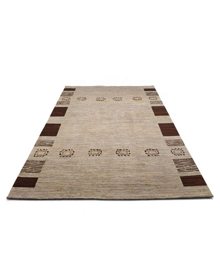 Hand-knotted wool pile of grey beige Ghazni rug