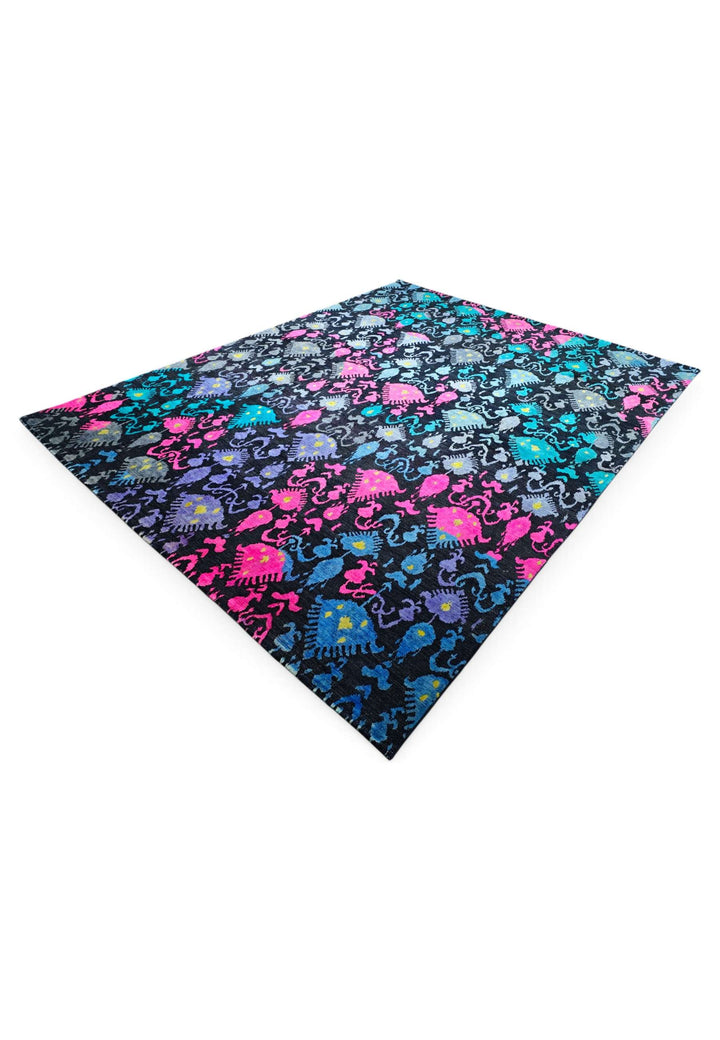 Indigo and magenta ikat rug for a large living room, 4.5 tatami