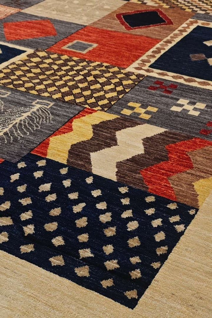 Hand-knotted wool pile of multicolour patchwork Ghazni rug