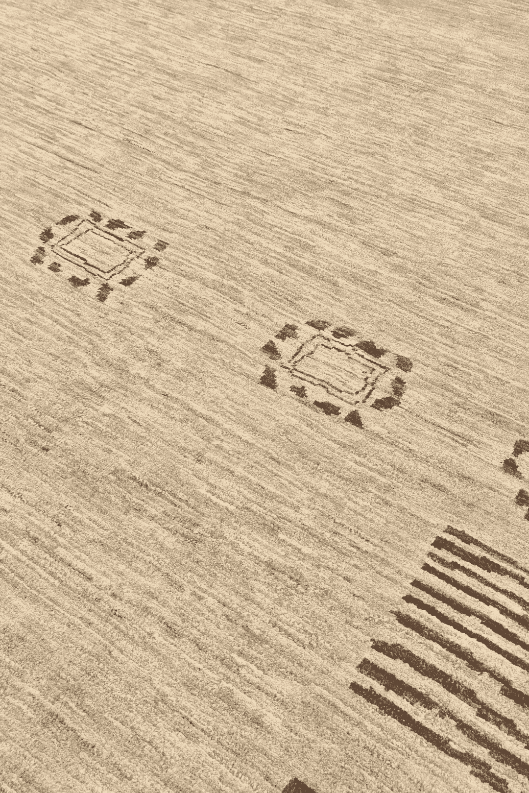 Undyed natural field of hand-knotted Ghazni rug