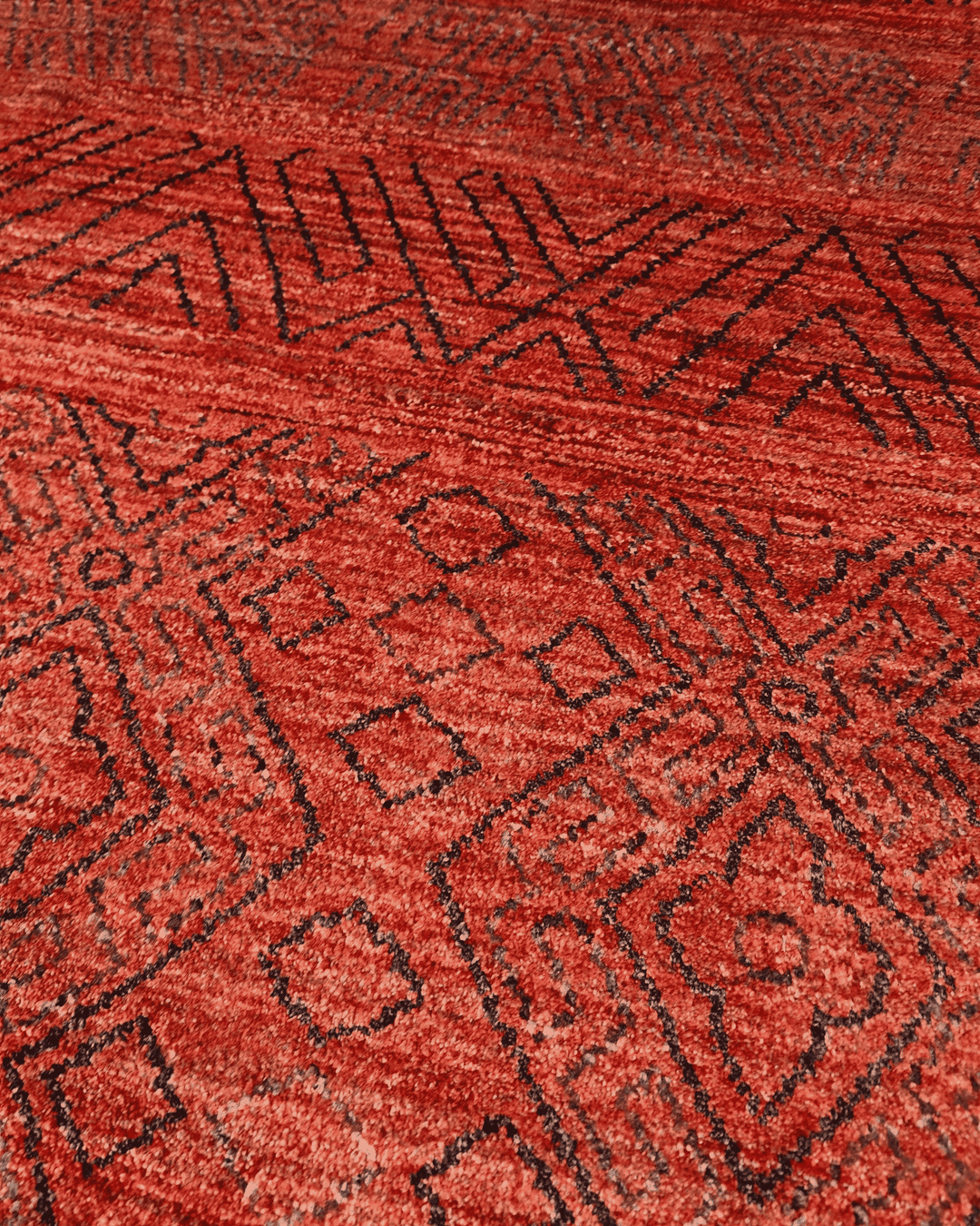 Hand-knotted Ghazni wool pile of red tribal geometric rug