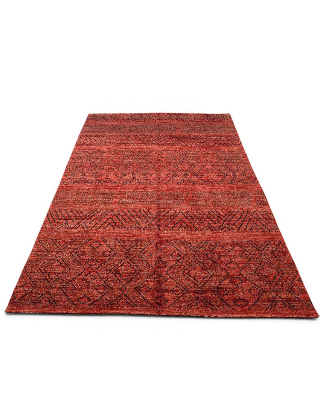 Red Ghazni rug, Afghanistan craftsmanship
