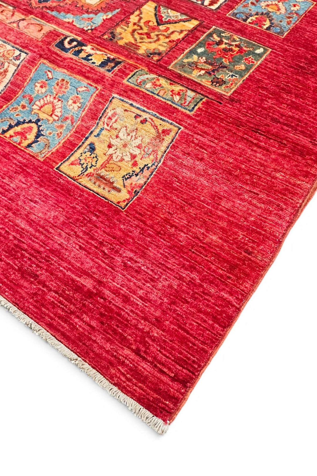 Fringe of red garden panel Ghazni hand-knotted rug
