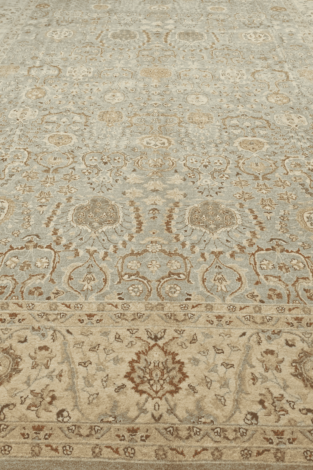 Hand-knotted sage Ghazni rug with sandstone floral field
