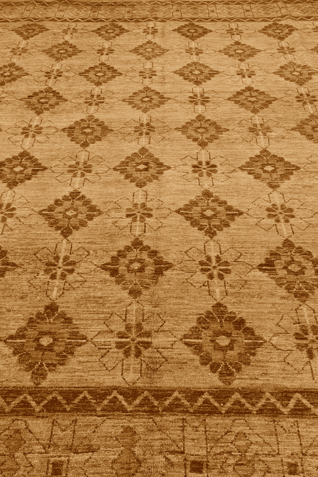 Border detail of wheat gold square Ghazni hand-knotted rug