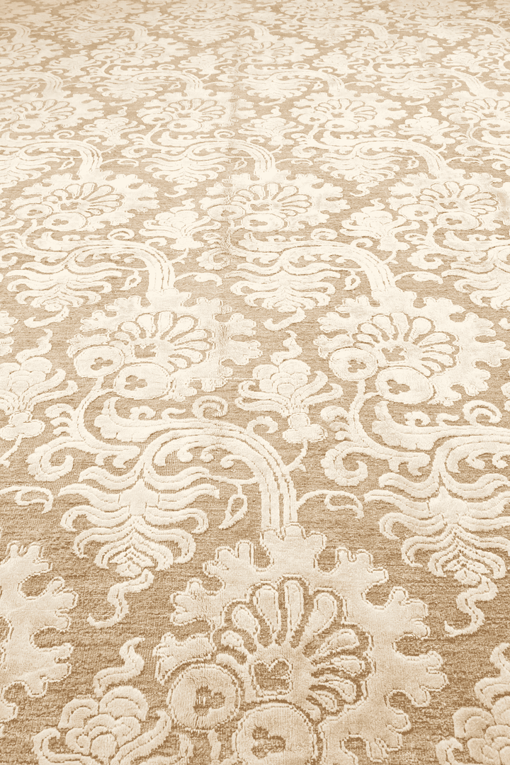 Hand-knotted ivory Ghazni rug with silk damask, borderless