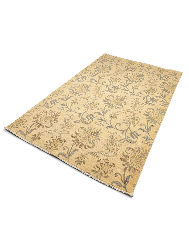Wool and silk pile of champagne lily Gabbeh rug
