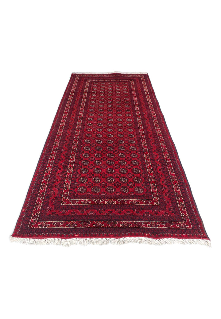Border detail of deep red gül Khal Mohammadi rug