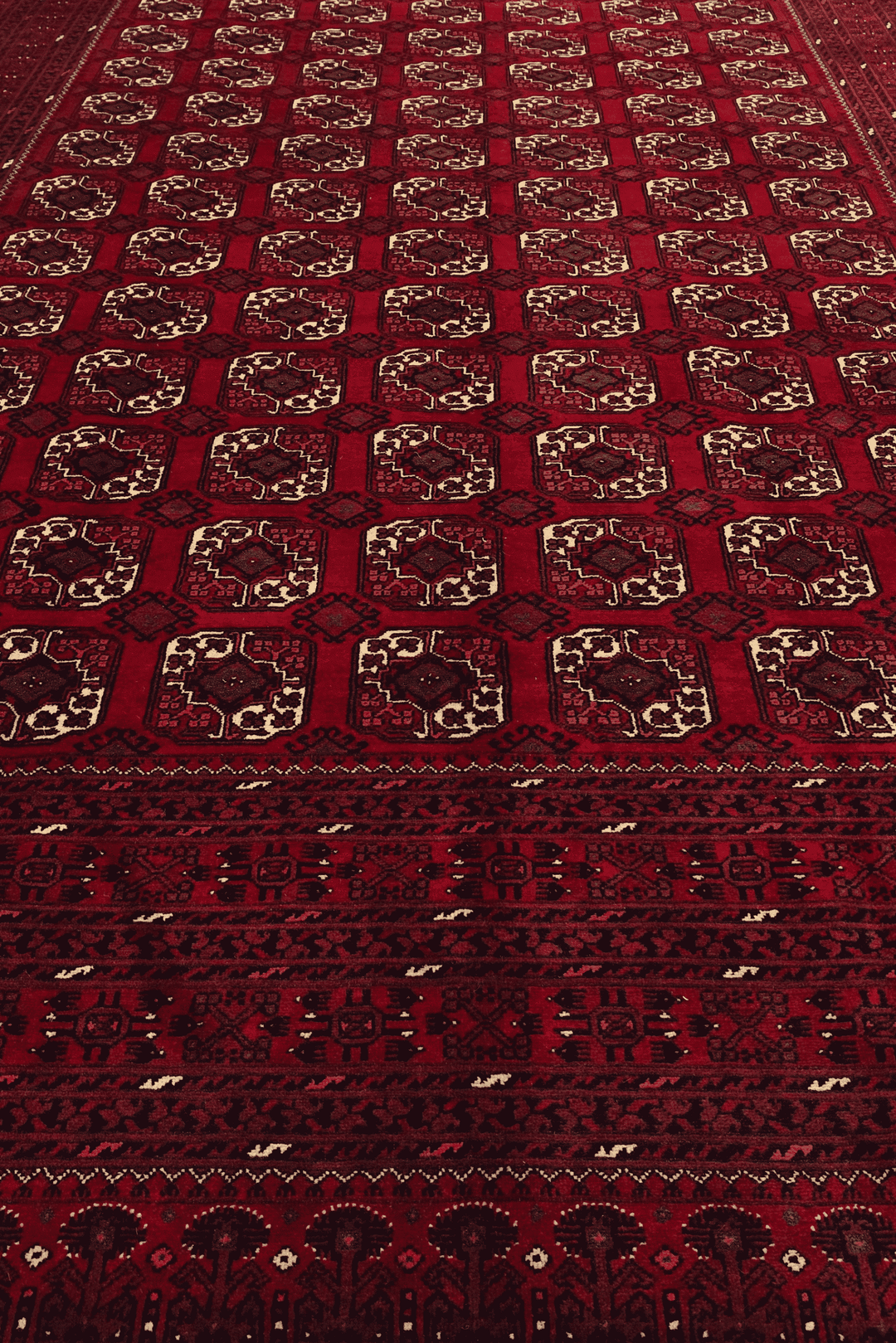 Oxblood Afghan Bashiri rug, 197×289cm, hand-knotted wool