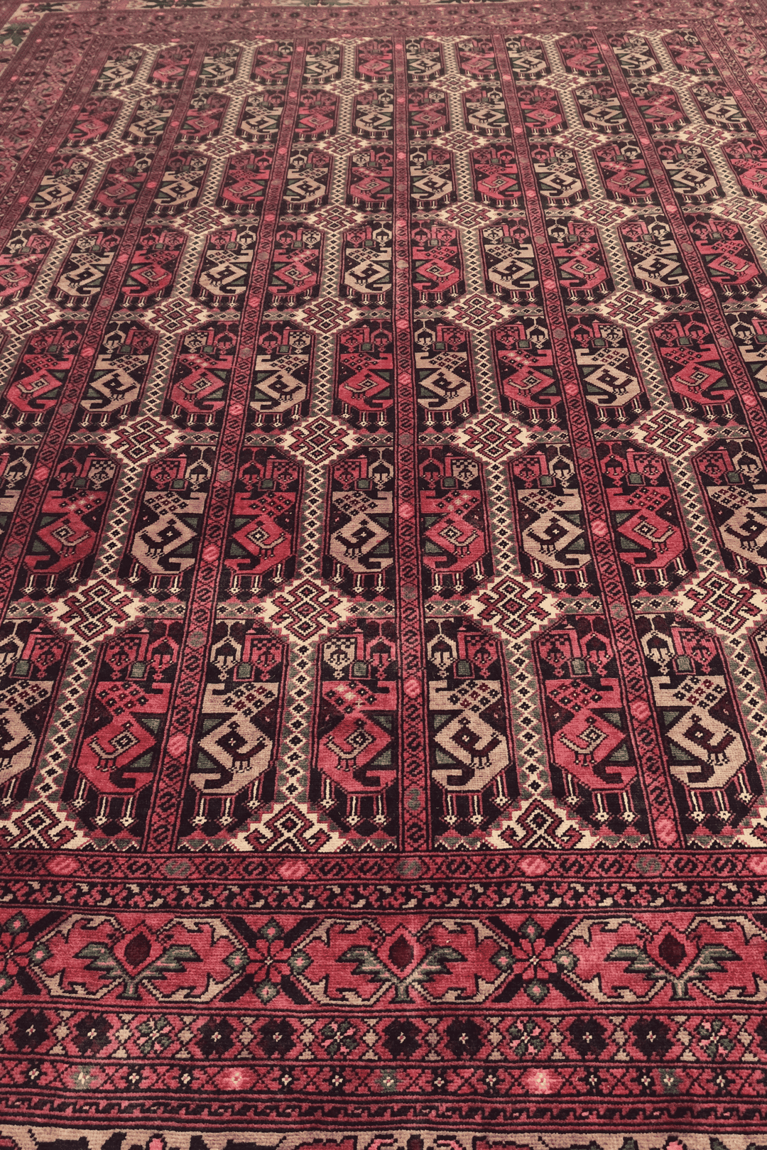 Hand-knotted Khal Mohammadi rug with kilim ends