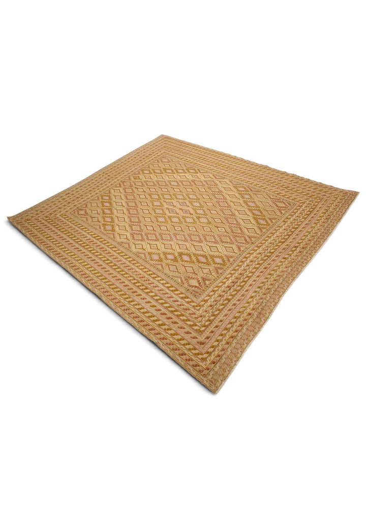 Gold and cream kilim for a living room, 3 tatami