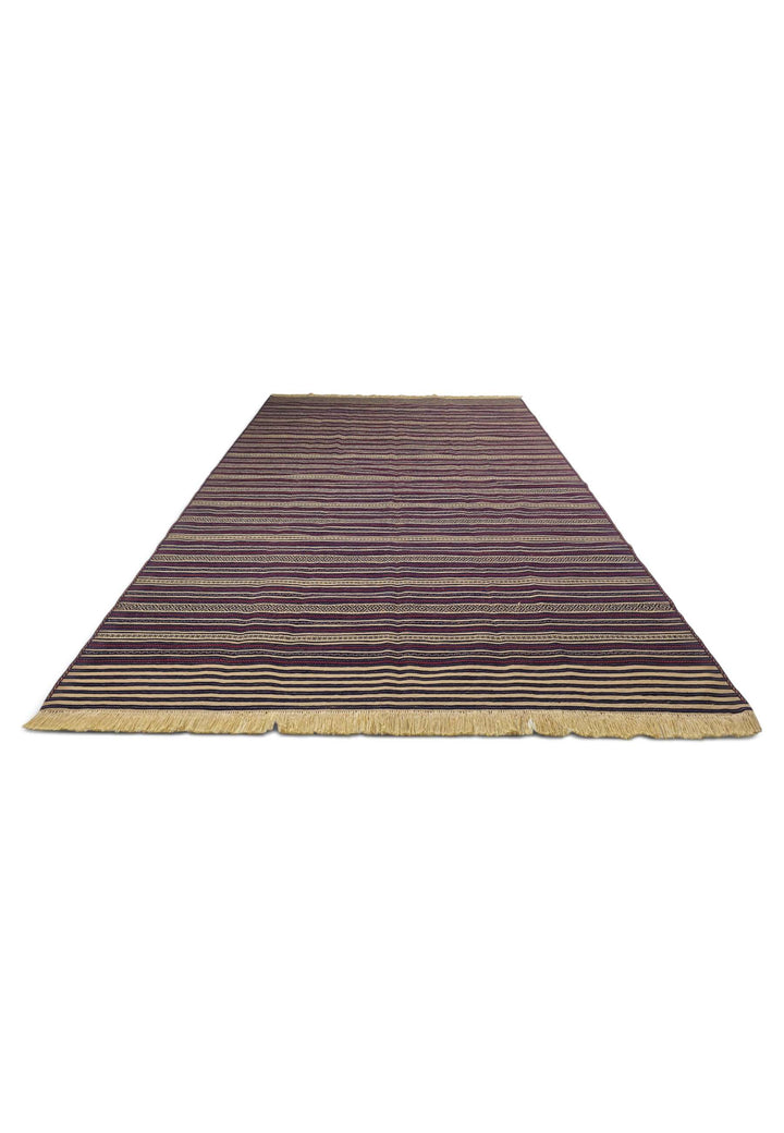 Flat weave texture of aubergine wheat kilim, 188×283cm