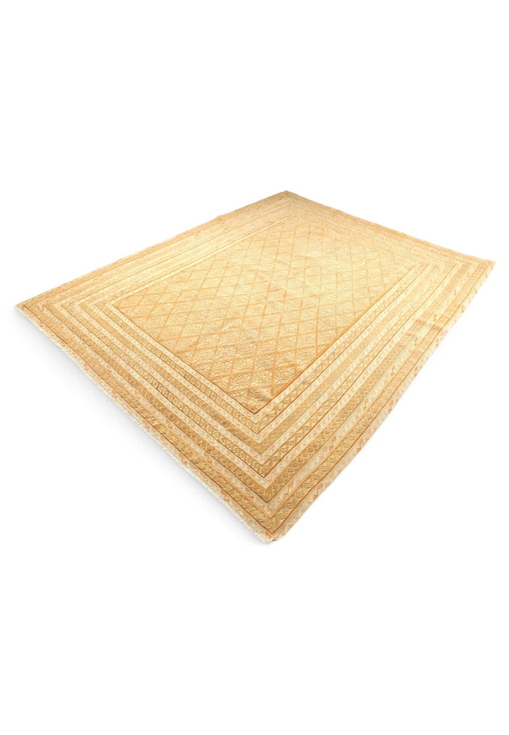 Pale gold and cream kilim for a living room, 3 tatami