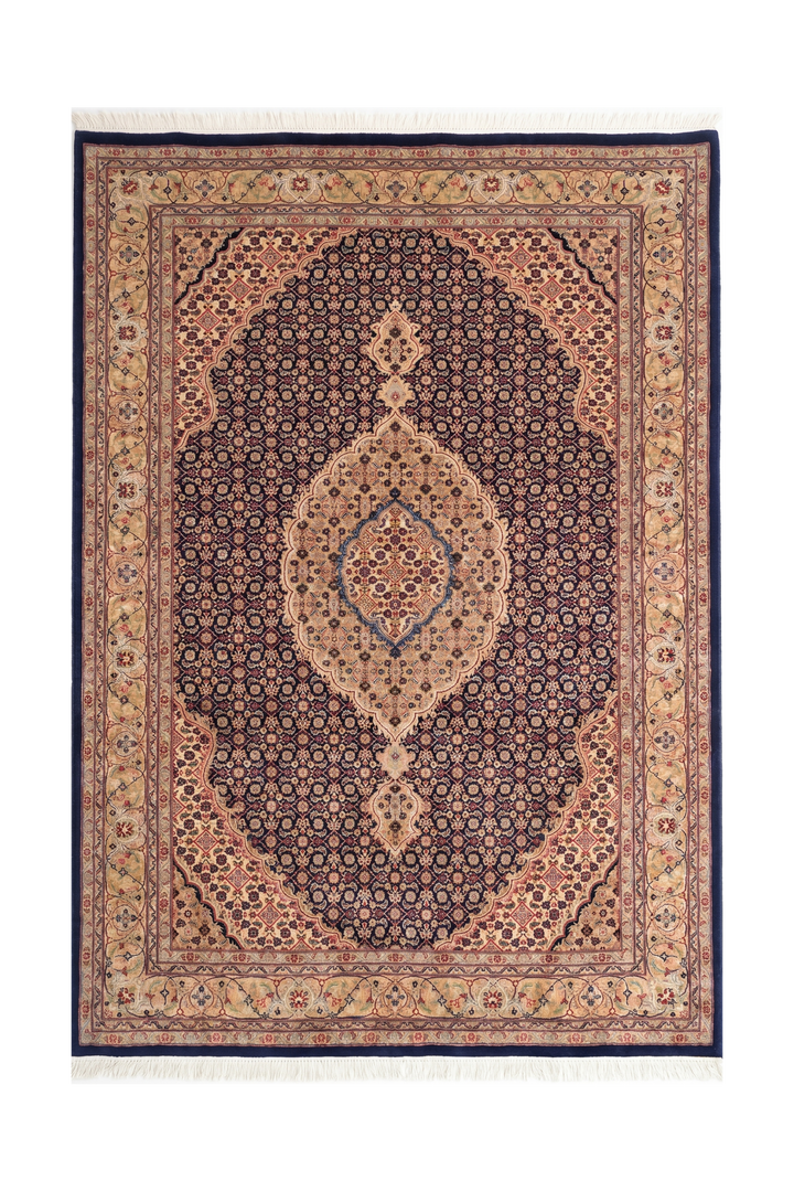 Rose Mahi Medallion, Hand-Knotted Pakistani Wool Rug