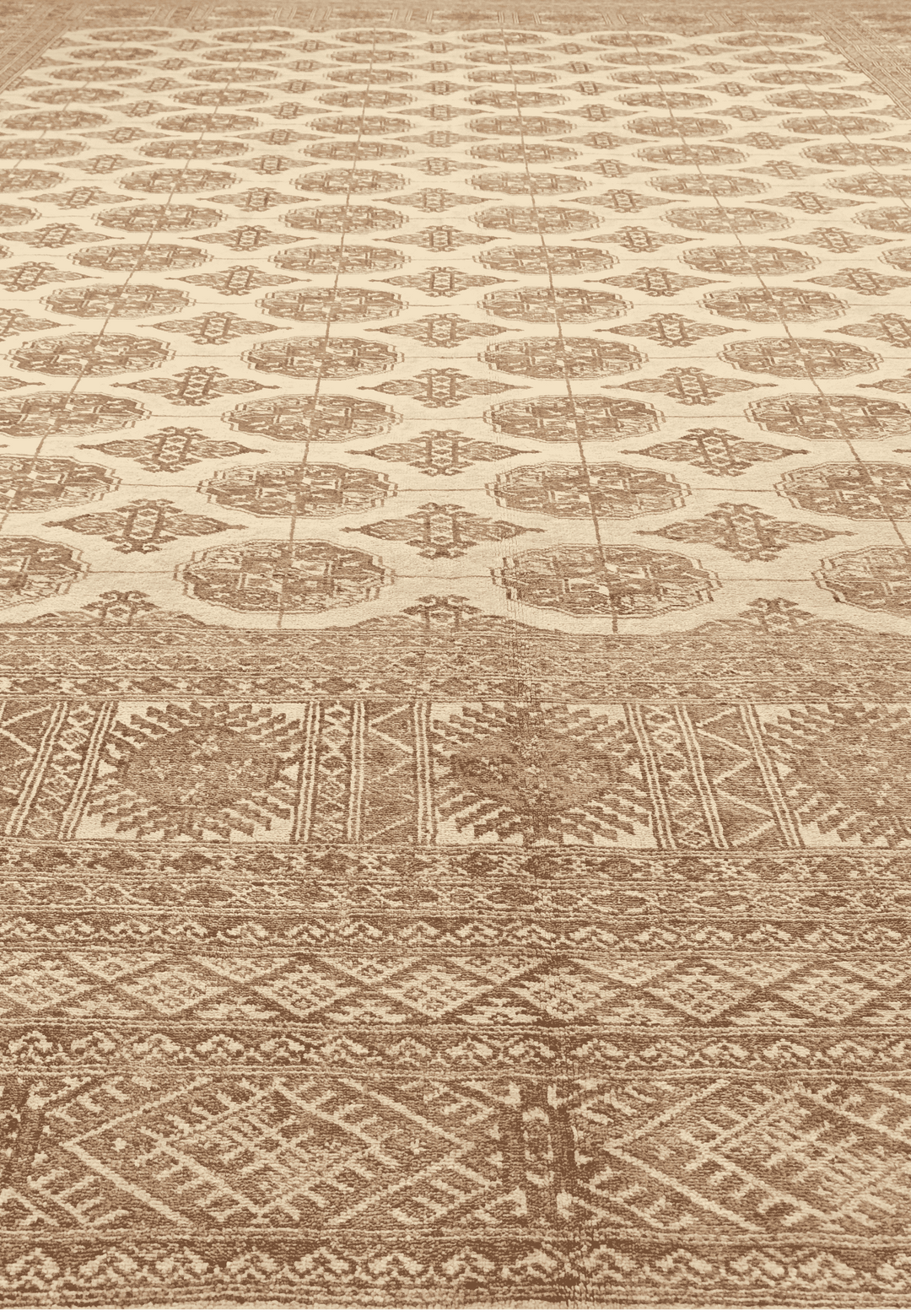 Antique cream Turkmen gül rug for a large living room, about 6 tatami