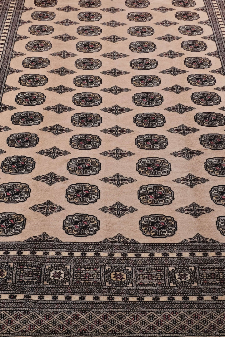Cream Bokhara wool rug 201×320cm, Pakistani craftsmanship
