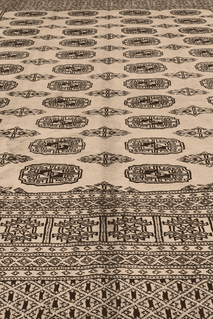 One-of-a-kind cream walnut Pakistani Bokhara wool rug, 204×235cm