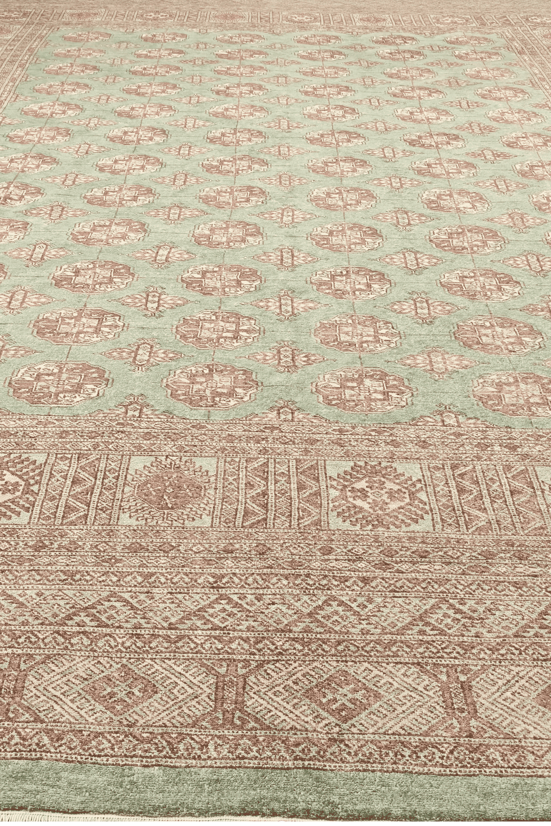 Sage and rose Turkmen gül rug for a large living room, about 6 tatami