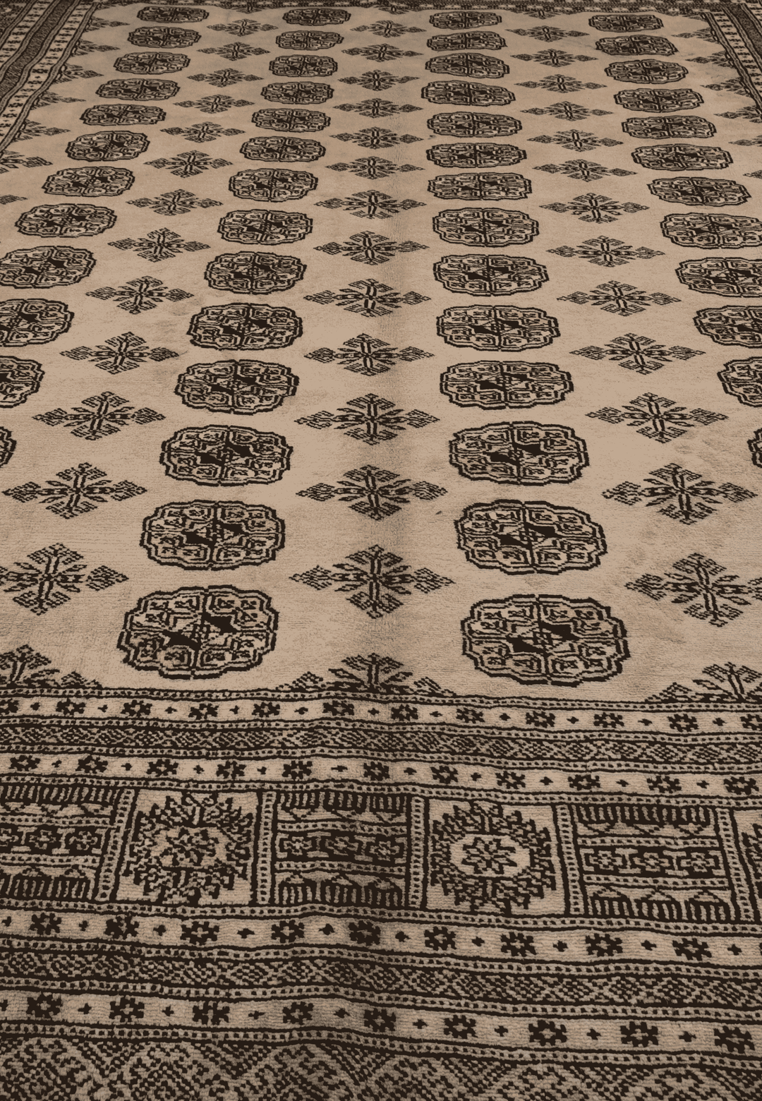 Warm sand and charcoal rug for a living room, about 3 tatami