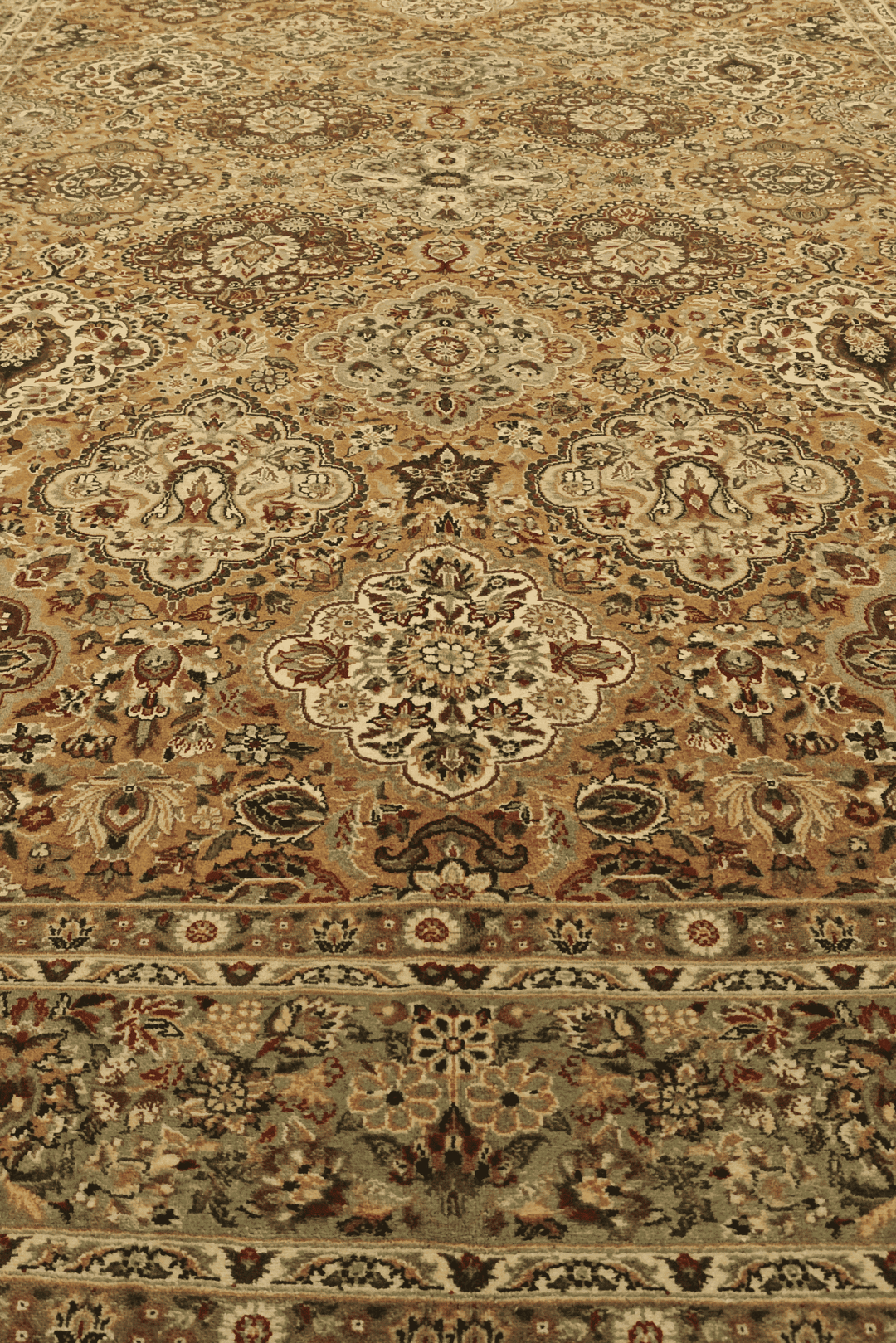 Fringe of gold and sage Afshan hand-knotted rug
