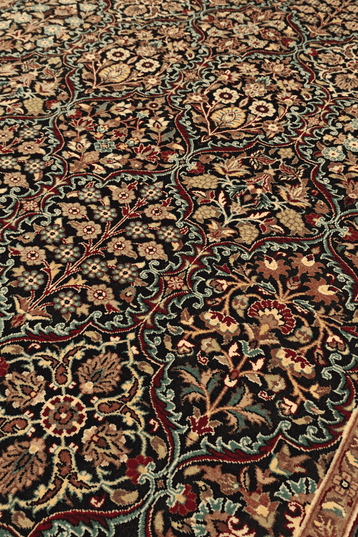 Paradise garden floral detail on Tabriz Pakistani rug