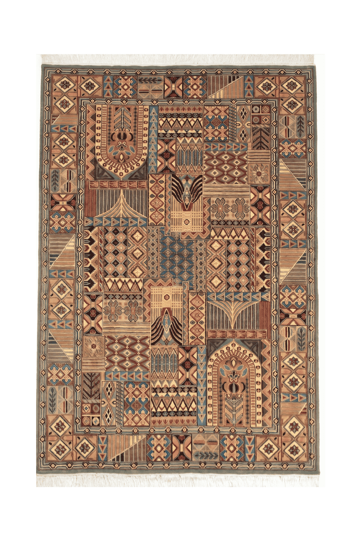 Bakhtiari garden panel rug, hand-knotted Pakistani wool patchwork